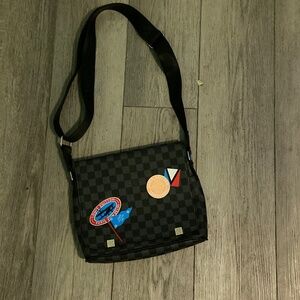 LV CROSSBODY BAG